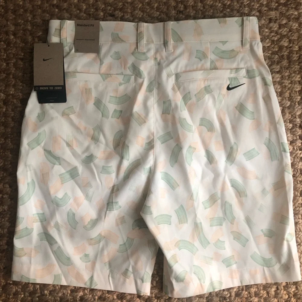 New w Tag: Nike Tour Golf Shorts. Size Medium or 32 Waist